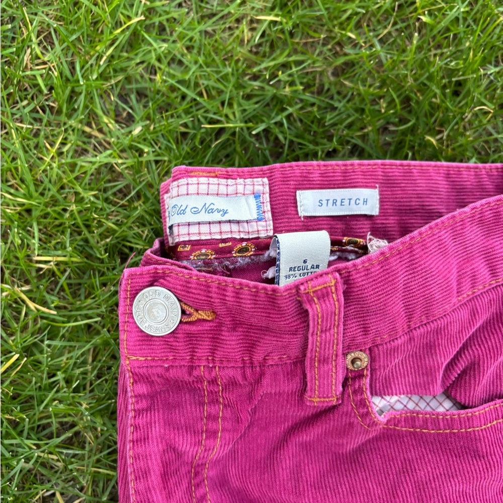 Old Navy Women's Bright Pink Straight Leg Jeans - Picture 2 of 3